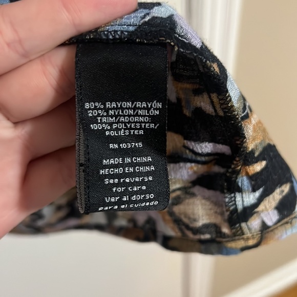 Patterned Long Sleeve Blouse - Picture 4 of 6